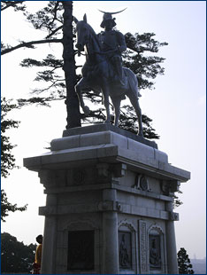 A fine statue of Date Masamune on horseback